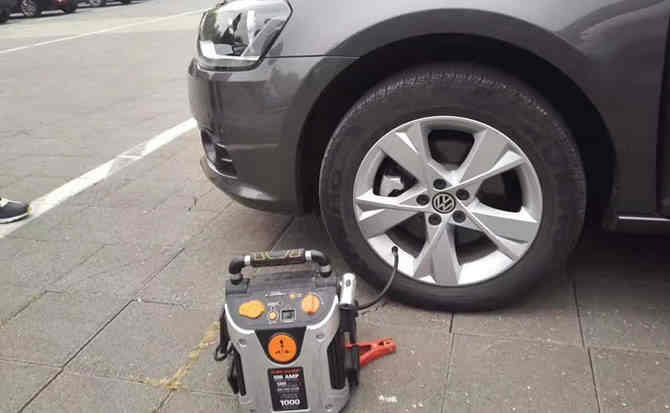 金乡汽车搭电案例